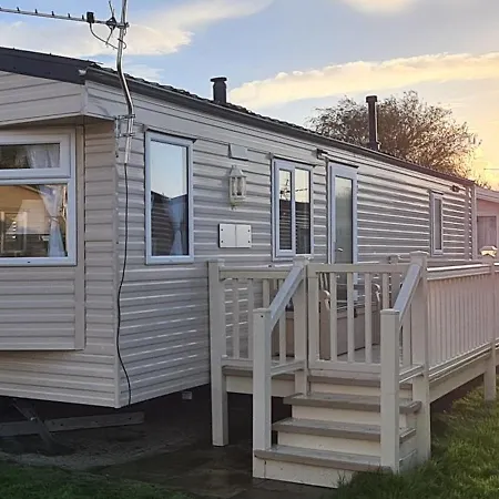 Bewles Caravan Rhyl Exterior photo